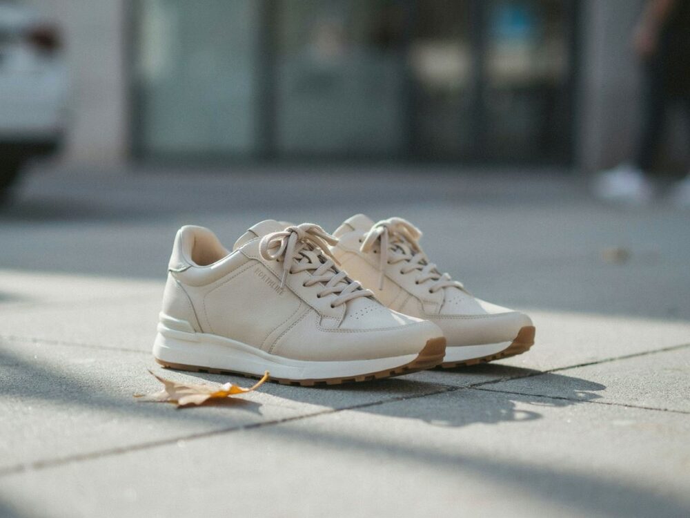 kolorowe trampki sportowe